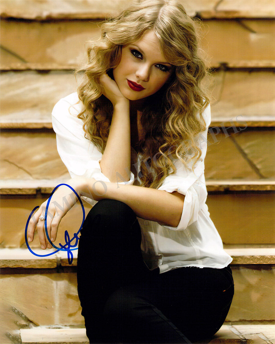 Taylor Swift Autograph Glamour Photograph Tamino taylor-swift-autograph-glamour-photograph-tamino
