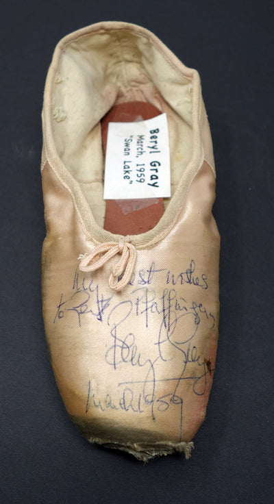 Grey, Beryl - Various Autographs