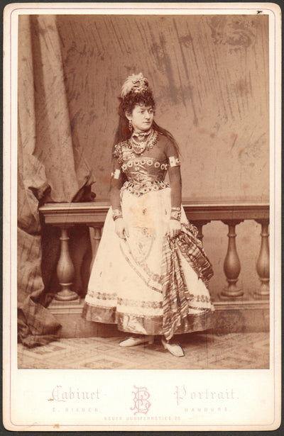 Hauser, Caroline - Signed Cabinet Photo