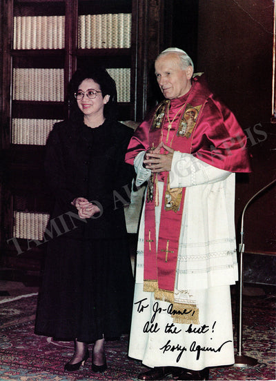 Aquino, Corazon - Signed Brochure