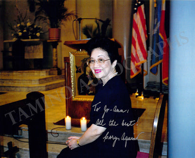 Aquino, Corazon - Signed Photograph