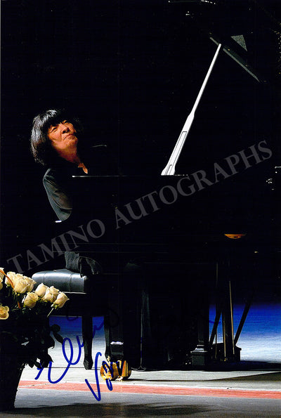 Virsaladze, Eliso - Signed Photograph