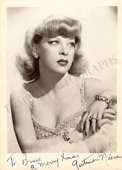 Niesen, Gertrude - Signed Photograph