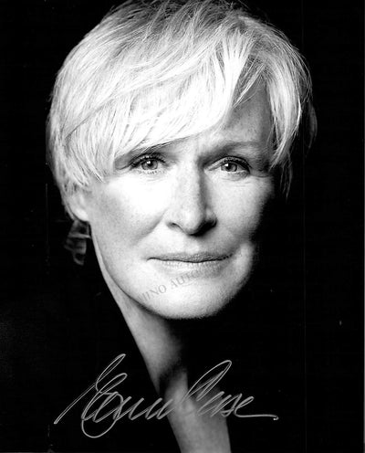 Close, Glenn - Signed Photograph