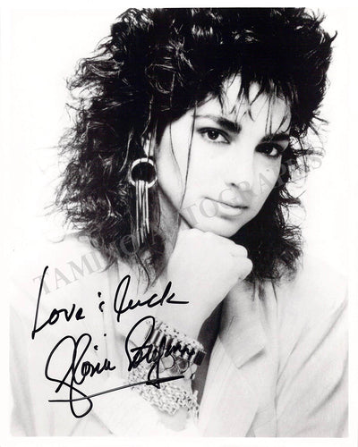 Estefan, Gloria - Signed Photograph