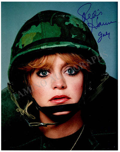 Hawn, Goldie - Signed Photograph in "Private Benjamin"