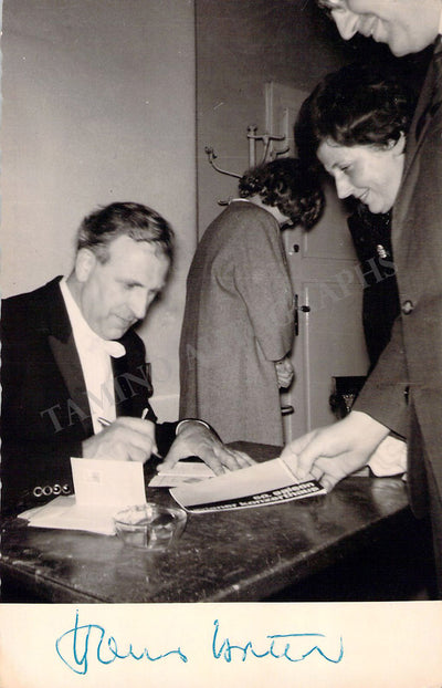 Signing autographs 2