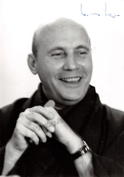 Signed Photo (i)