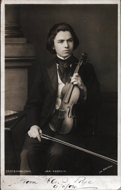 Photograph 11