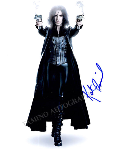 Beckinsale, Kate - Signed Photograph in "Underworld"