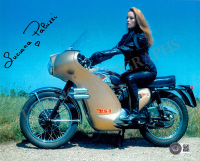 Paluzzi, Luciana - Signed Photograph in "Thunderball"
