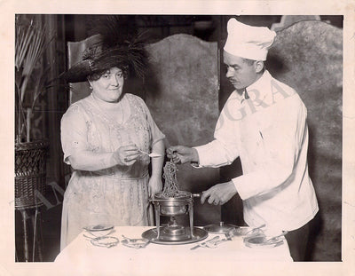 Tetrazzini, Luisa - Photograph Cooking Class