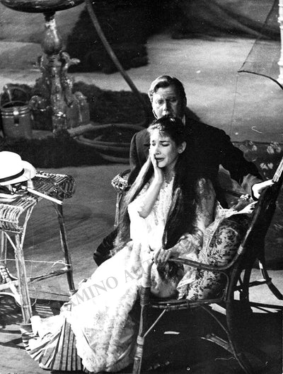 In Scene Act II Scene I (With Bastianini) 1