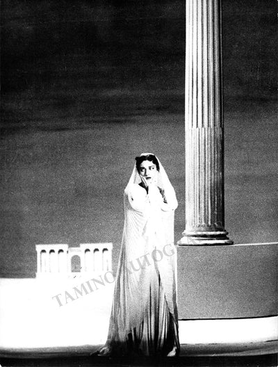 As Giulia in La Vestale (2)