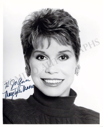 Moore, Mary Tyler - Signed Photograph