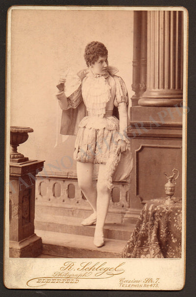 Renner, Meta - Cabinet Photograph