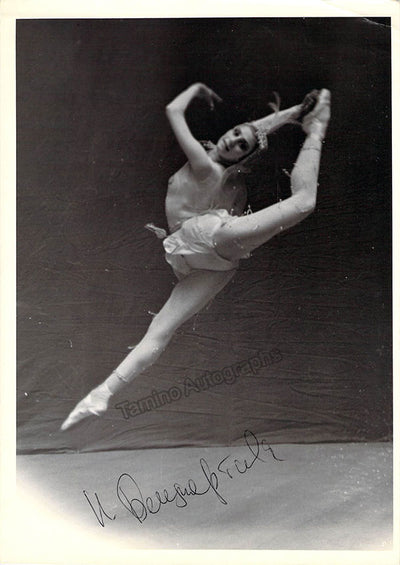 Bessmertnova, Natalia - Signed Photo in "A Legend of Love"