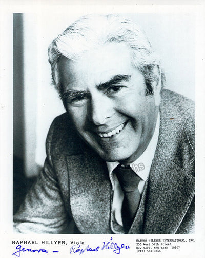 Hillyer, Raphael - Signed Photograph