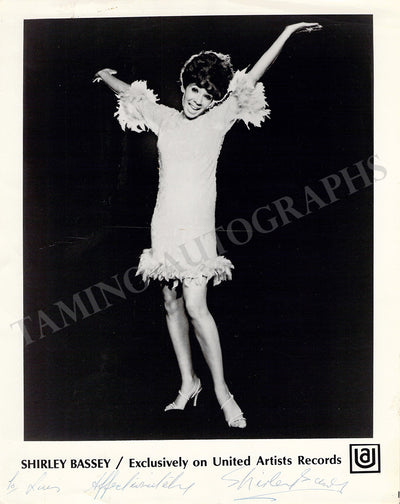 Bassey, Shirley - Signed Photograph