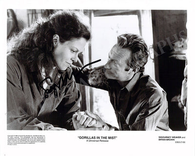 Weaver, Sigourney - Signed Photo in "Gorillas in the Mist"