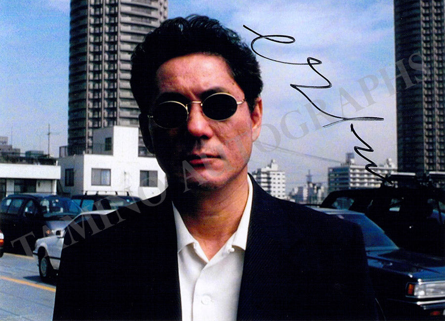 Takeshi Kitano autograph Photograph – Tamino