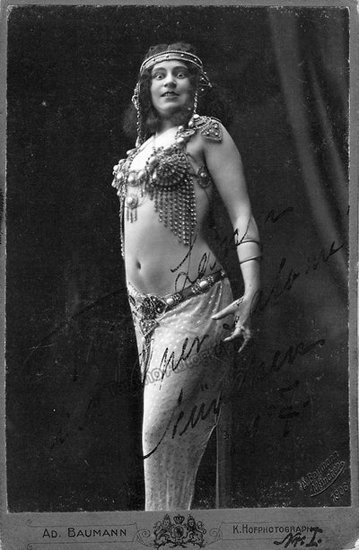Larsen, Thyra - Signed Cabinet Photograph in Salome 1907