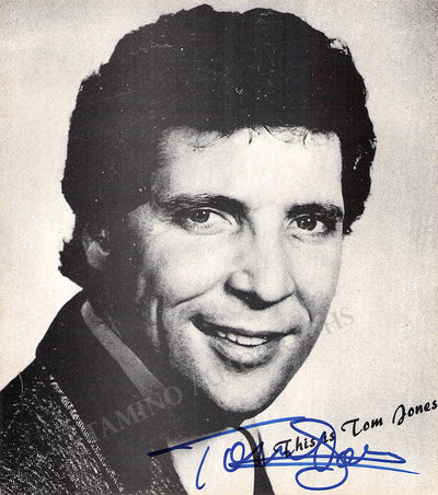 Jones, Tom - Signed Photograph