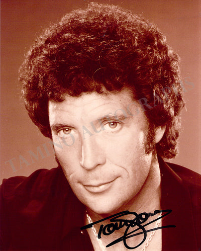 Jones, Tom - Signed Photograph