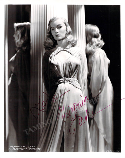 Lake, Veronica - Signed Photograph