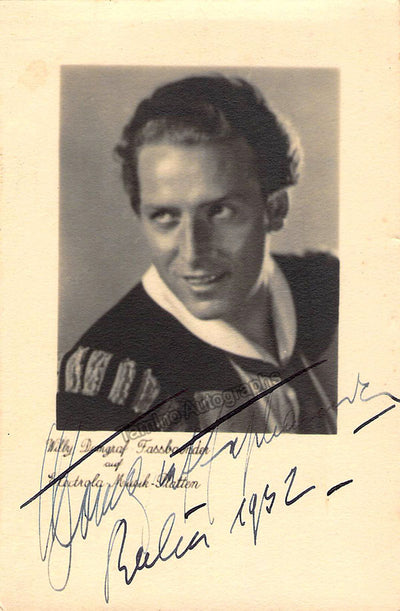 In Role (1932)