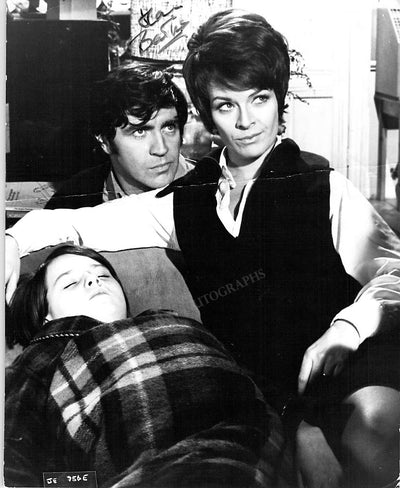 Bates, Alan - Signed Photograph in "A Day in the Death of Joe Egg"