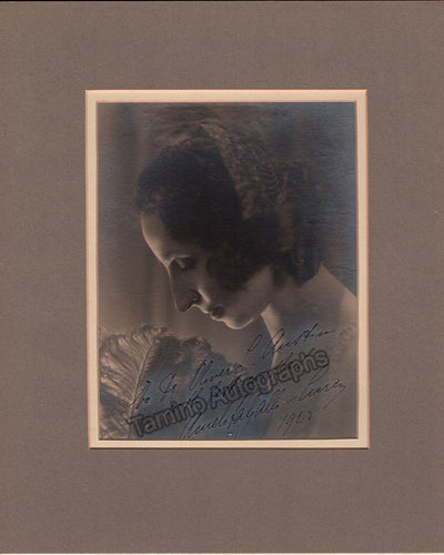 Galli-Curci, Amelita - Signed Photo on Mat