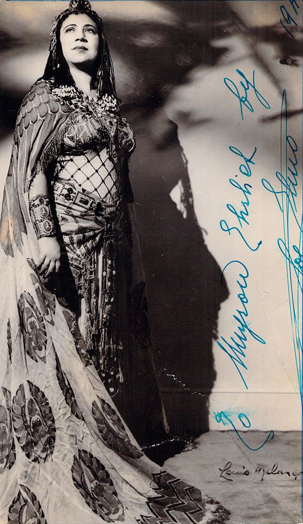 Cloe Elmo Autographs (Various Choices) – Tamino Autographs