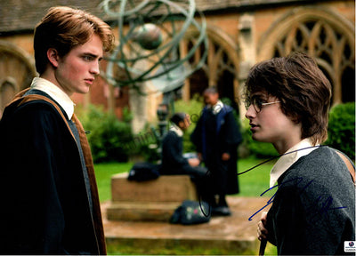Radcliffe, Daniel - Pattinson, Robert - Double Signed Photograph in "Harry Potter"