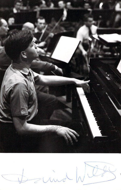 Wilde, David - Signed Photo in Performance