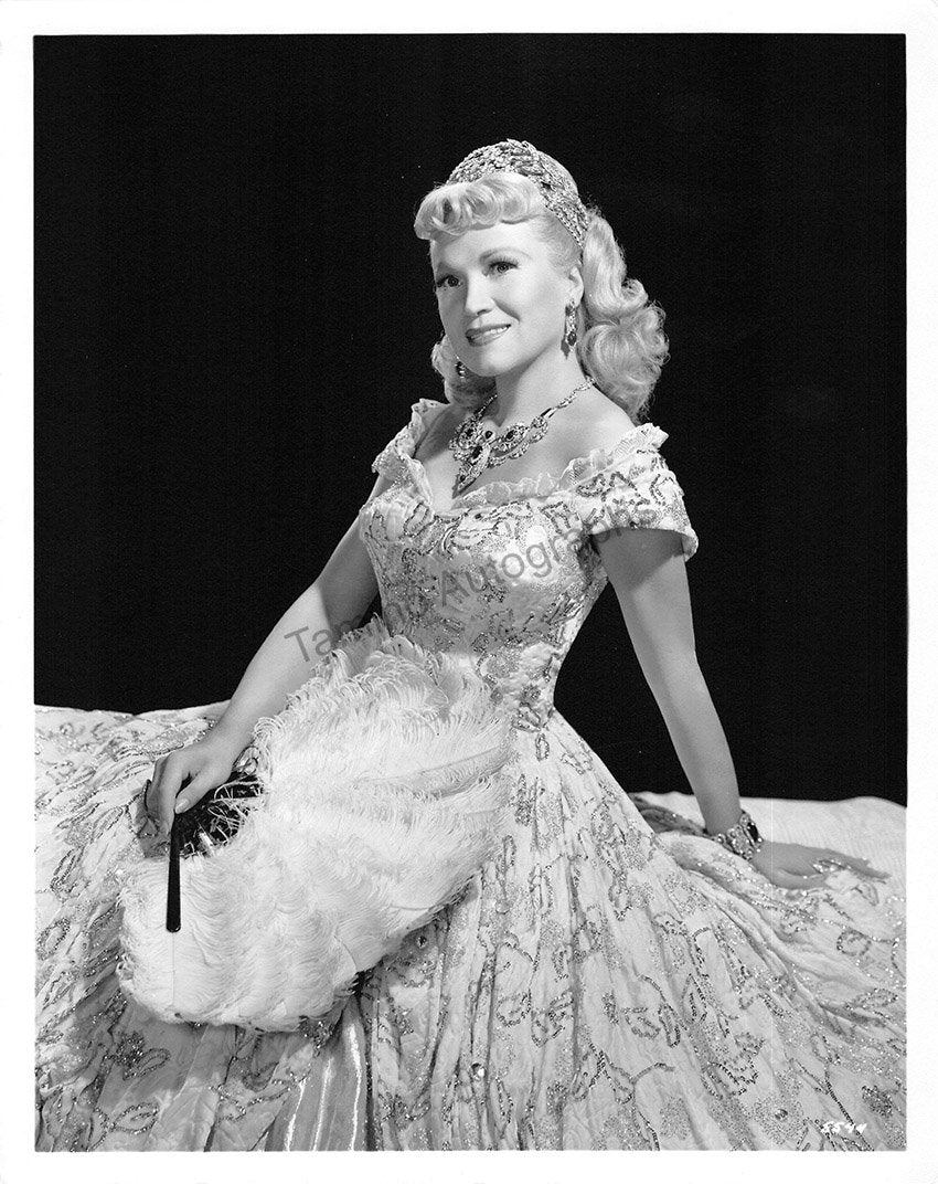 Kirsten, Dorothy - Large Lot of Unsigned Photographs - Tamino