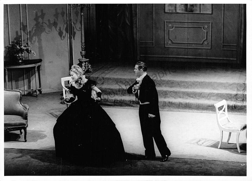 Kirsten, Dorothy - Large Lot of Unsigned Photographs - Tamino