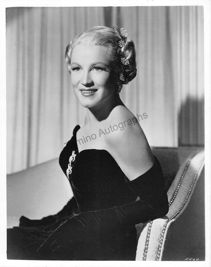 Kirsten, Dorothy - Large Lot of Unsigned Photographs - Tamino