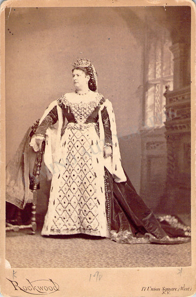 Cabinet Photo in role