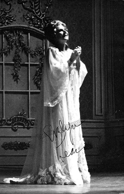 LEAR, Evelyn (Various Autographs)