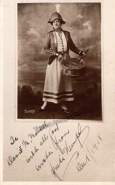 Hempel, Frieda - Signed Photograph in La Fille du Regiment 1918