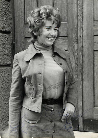 JAHN, Gertude (Various Autographs)