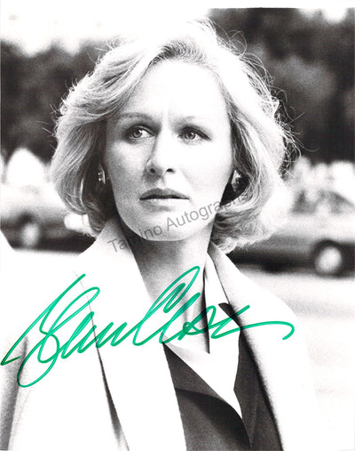 Close, Glenn - Signed Photograph