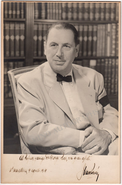 Peron, Juan Domingo - Large Signed Photograph 1954
