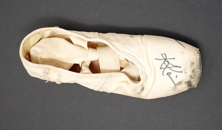 Kain, Karen - Signed Pointe Shoe - Tamino