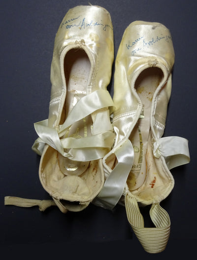Aroldingen, Karin von - Signed Pointe Shoes
