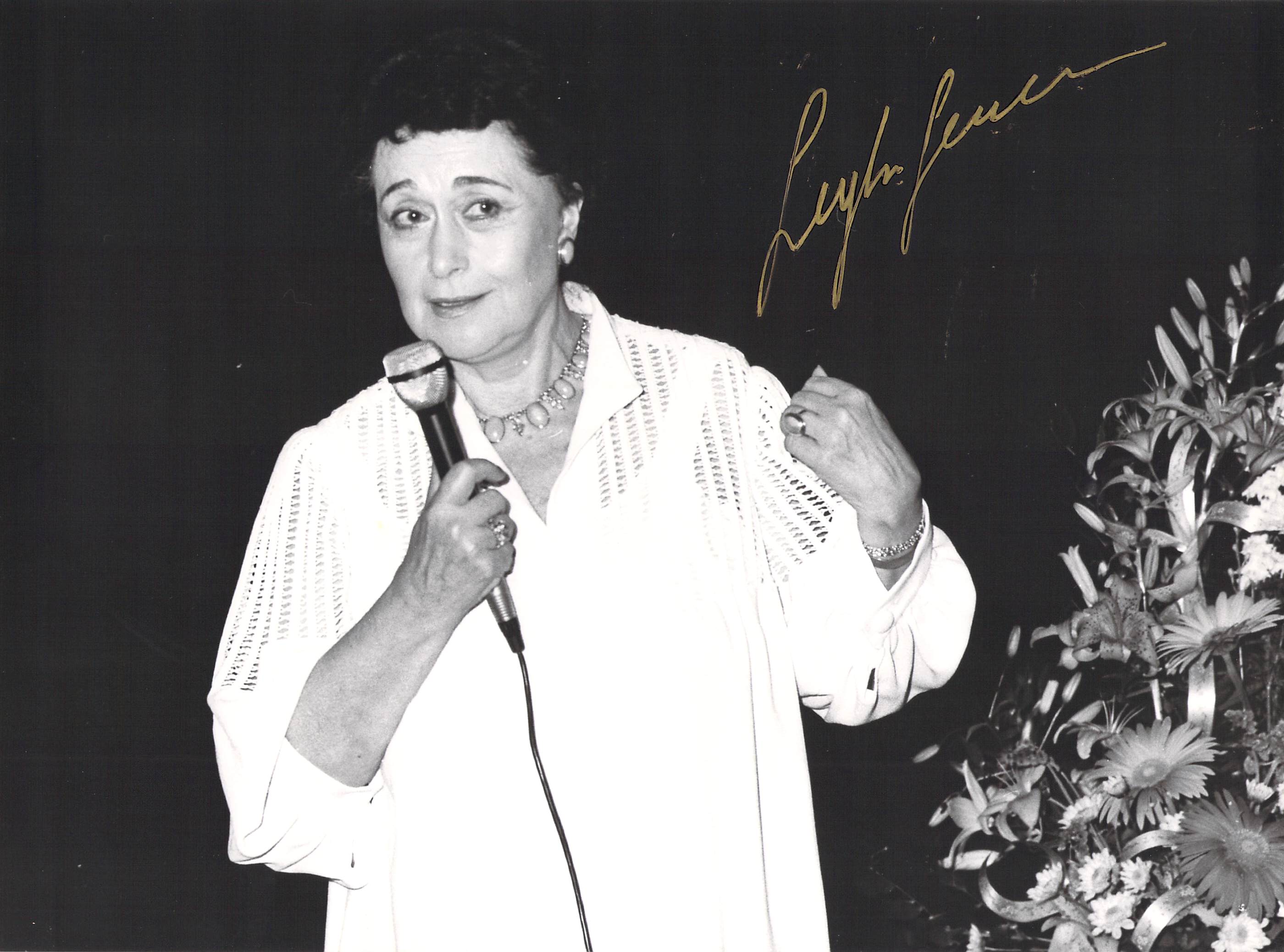 GENCER, Leyla (Various Autographs) – Tamino