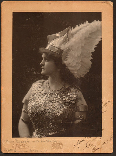 Viscardi, Maria - Signed Photograph in Die Walkure 1910