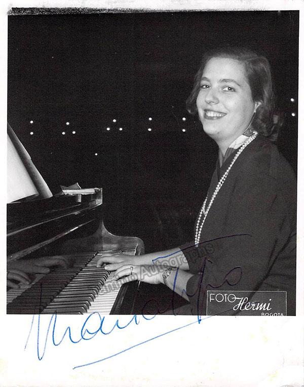Tipo, Maria - Signed Photo