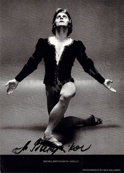 Baryshnikov, Mikhail - Signed Photograph in "Giselle"